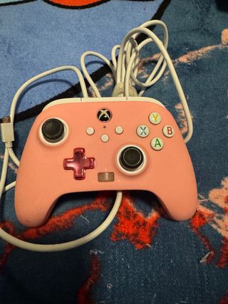 Mando Xbox rosa con cable