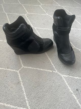 Botín sport cuña interior DKNY