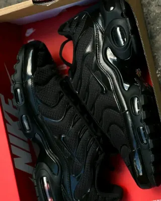 Zapatillas NIKE TN NEGRAS TALLA 42