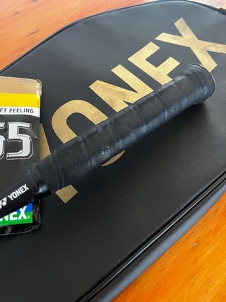 Raqueta Bádminton Yonex + Funda + Cuerda