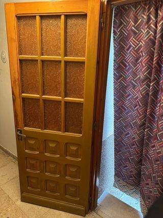 Puerta exterior de madera