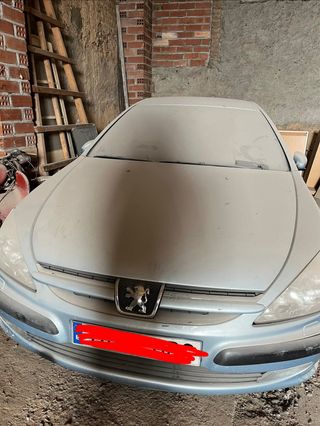 Peugeot 607 2001