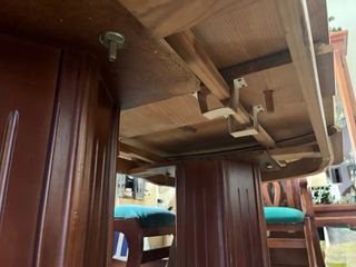 Mesa y 6 sillas salon con vitrina armario a juego