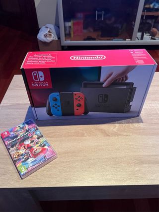 Nintendo Switch + Mario Kart 8 Deluxe
