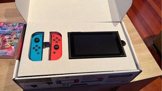 Nintendo Switch + Mario Kart 8 Deluxe