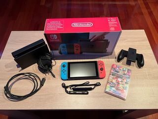 Nintendo Switch + Mario Kart 8 Deluxe