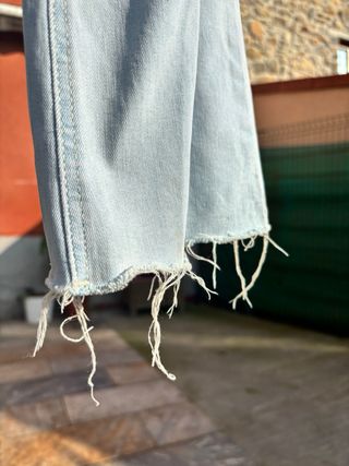 Pantalón campana roto azul