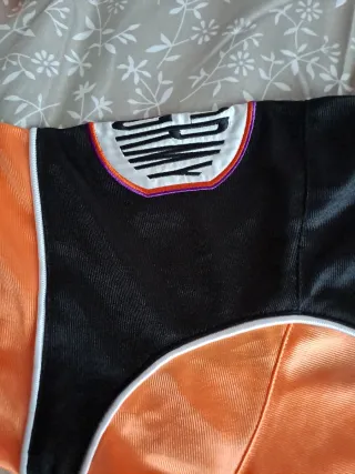 Camiseta Grimey Negra y Naranja