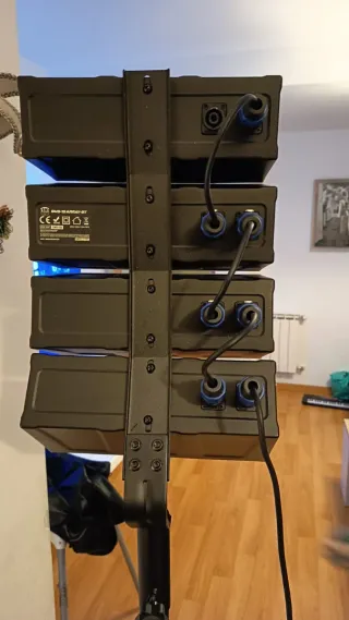 Equipo Sonido 1200W Activo 15 + 8 Arraysy tripodes