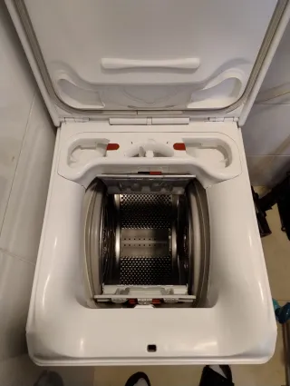 Lavadora AEG Carga Superior 7kg tambor descolgado