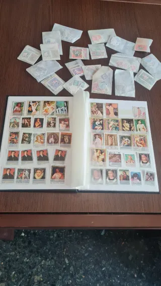 Colección Sellos del Mundo mas de 2000 Sellos.