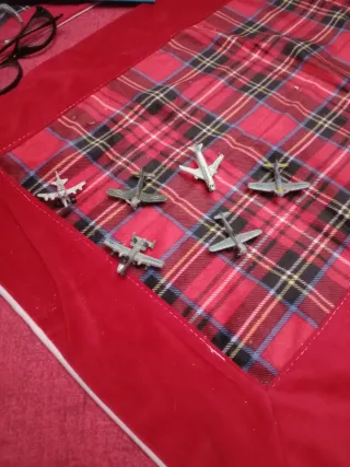 Modellini aerei in ferro cromato