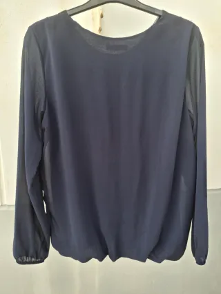 Blusa T M/L con pedrería.  Medidas en descripción
