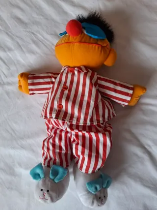 Muñeco Epi Barrio Sésamo Pijama, 40cm aprox.