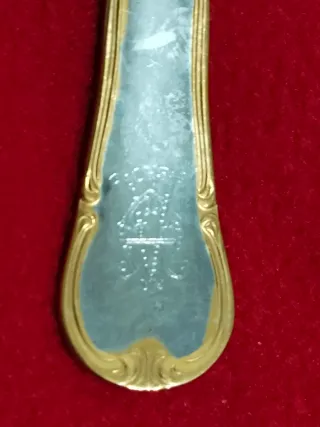 Cubiertos Cruz de Malta con borde de oro