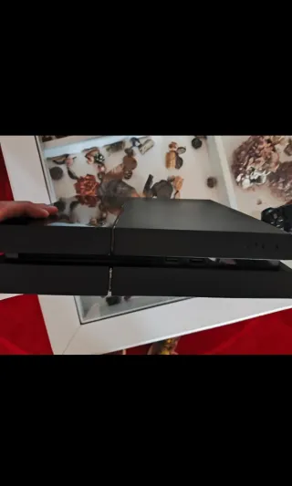 PS4 500GB Negra + 2 Mandos y 5 juegos