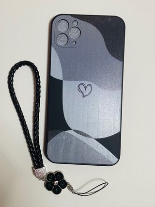 Cover iPhone 11 Pro Max colorata con laccetto