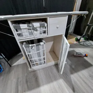 Planchador con cestas y cajón