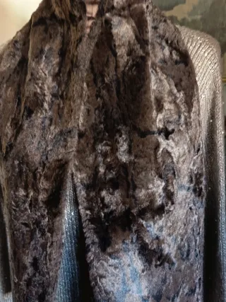 Foulard de terciopelo marrón y raso.