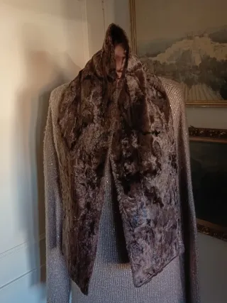 Foulard de terciopelo marrón y raso.