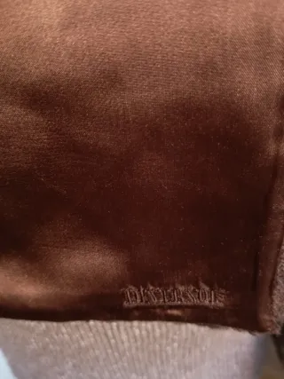 Foulard de terciopelo marrón y raso.