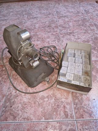 Proyector Cine Antiguo + Cajas Película