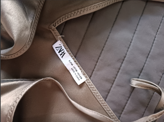 Top lencero Zara plateado satinado