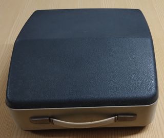 Macchina da scrivere Adler Junior 10