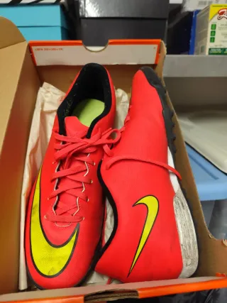 Scarpe calcetto Nike uomo 44 rosse/gialle