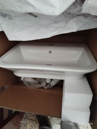 Lavabo nuevo blanco