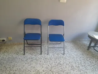 2 Sillas Plegables Azul y Plata. Tengo 4 sillas.