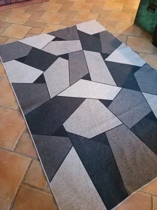 Alfombra geométrica 140x200