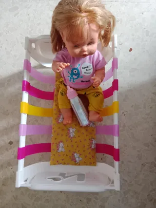 Cuna y Muñeca Nenuco muy bonito