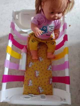 Cuna y Muñeca Nenuco muy bonito