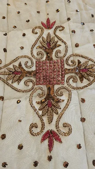 Tovaglia ricamata a mano Zardozi