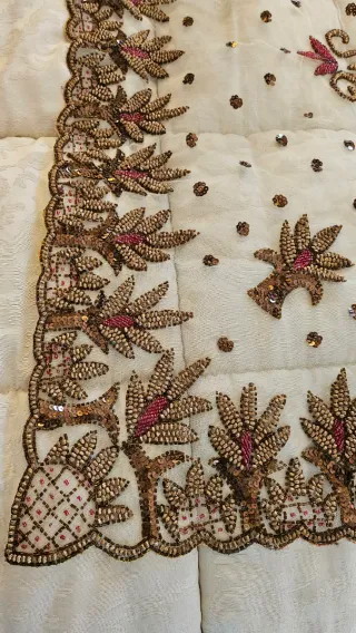 Tovaglia ricamata a mano Zardozi