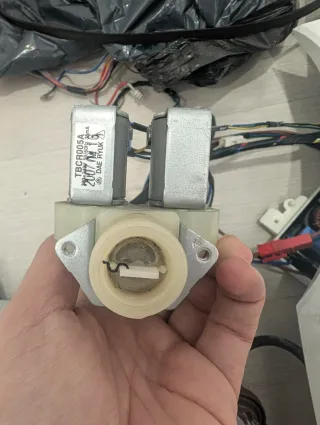 Electroválvula 2 Tomas Lavadora Daewoo Air power