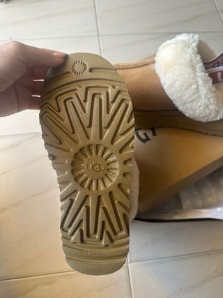 Zapatillas UGG Beige y Marrón