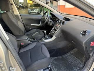 Peugeot 308 2011
