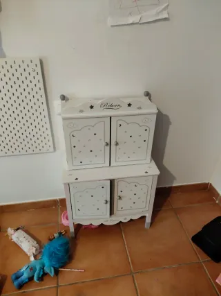 Armario cambiador madera muñecos