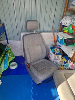 Asiento individual y banqueta T5