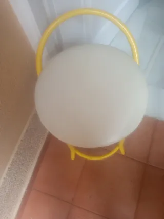 Banqueta redonda amarilla y beige