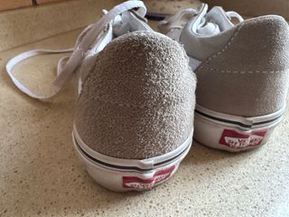 Zapatillas Vans Beige y Blancas