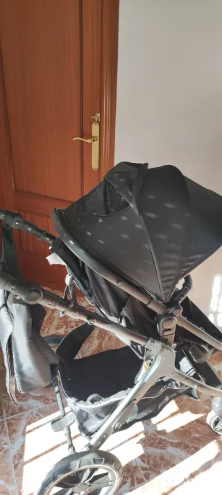 Carro de bebé negro