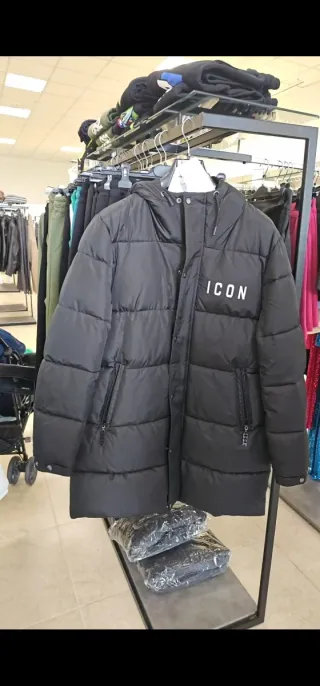 Giubbotto Dsquared2 nero con scritta ICON