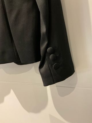 Chaqueta esmoquin negra.TALLA 42