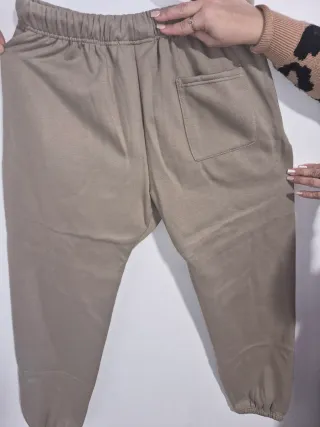 Chándal Essentials pantalón talla L sudadera XXL