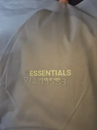 Chándal Essentials pantalón talla L sudadera XXL