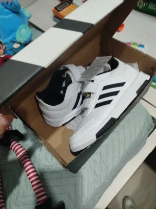 Tenis Adidas Blancos Velcro número 31