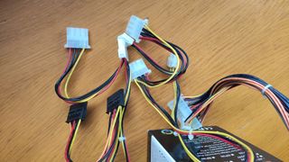 Fuente de Alimentación UNYKA ATX 500W 24PIN